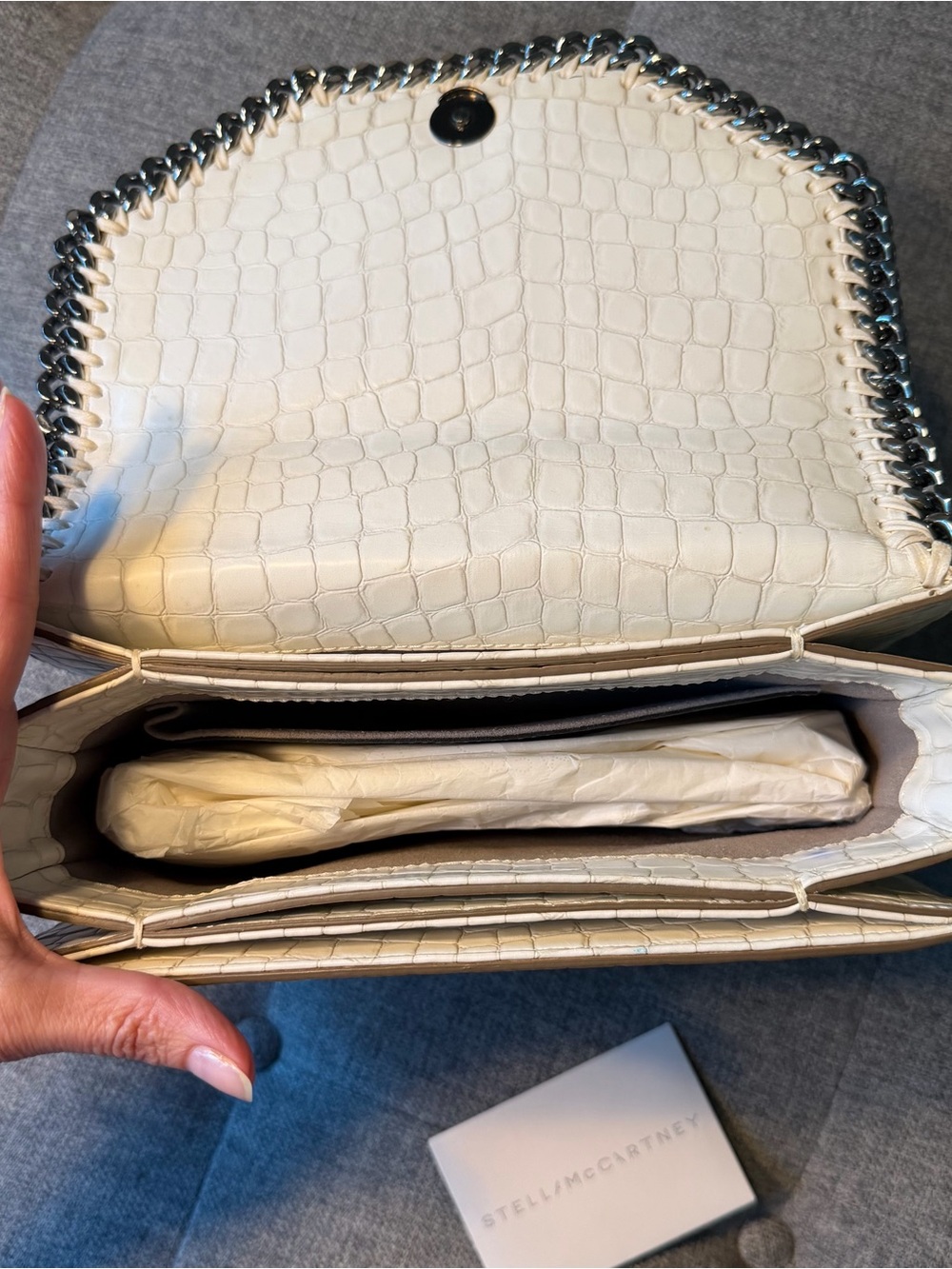 Stella McCartney White Vegan Croc-Textured Chain Shoulder Bag - Picture 7 of 11